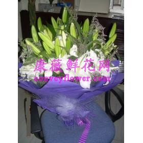 12枝多头白色香水百合，情人草点缀。紫色包装，紫色绵纸系花 ，粉红色蝴蝶结。