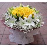 鲜花:白百合，白菊花，黄菊花，白玫瑰，紫色勿忘我，天堂鸟等组花高档花篮一个，高1.5米