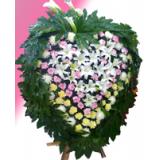 菊花:22支粉玫瑰，绿叶丰满，卷边纸圆形包装，绵纸丝带。