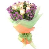鲜花:香水百合间插，玫瑰，红掌，大鸟，泰国兰花等单面手提花篮一个，高50CM