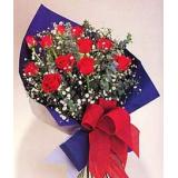 十七冶医院鲜花店鲜花:红玫瑰11枝，满天星饱满，手揉纸包装成单面花束。
