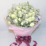 鲜花:26枝粉色康乃馨、绿叶，手提篮