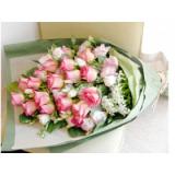 彩玫:组合花篮，由百合为主，泰国兰，小鸟，红掌，大鸟间插，花篮中间用康乃馨插成需要的字，：“字可更改”高档落地大花篮2个，高2米左右（此花篮需预定）