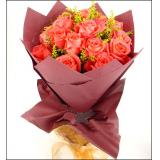 鲜花:香槟玫瑰99枝，米兰外围，手揉纸，纱网豪华包装