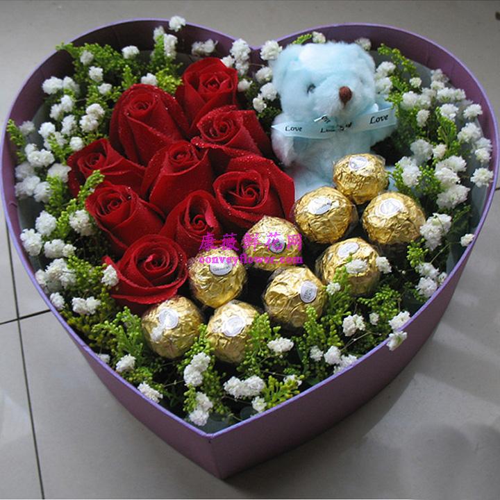 玫瑰礼盒装 9朵红玫瑰+9颗巧克力+1只公仔，外围满天星绿叶